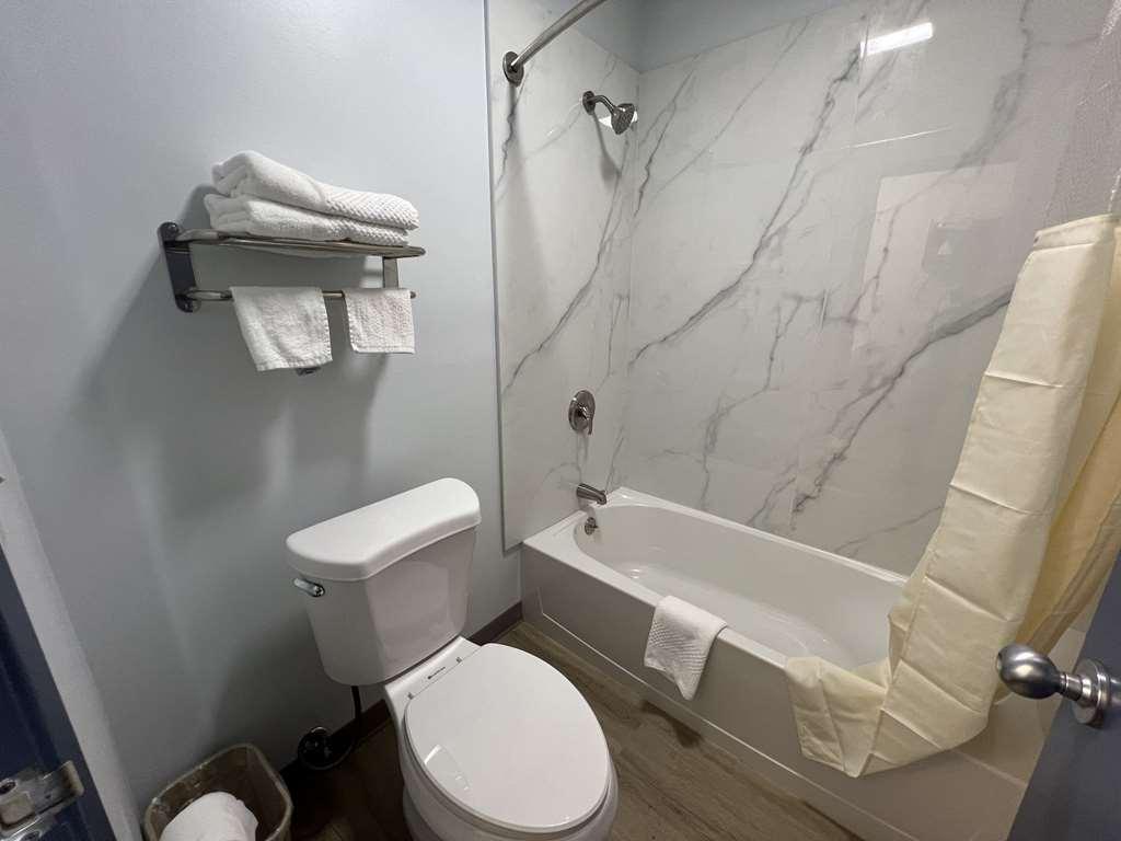 Quality Inn Madison - Huntsville Room photo